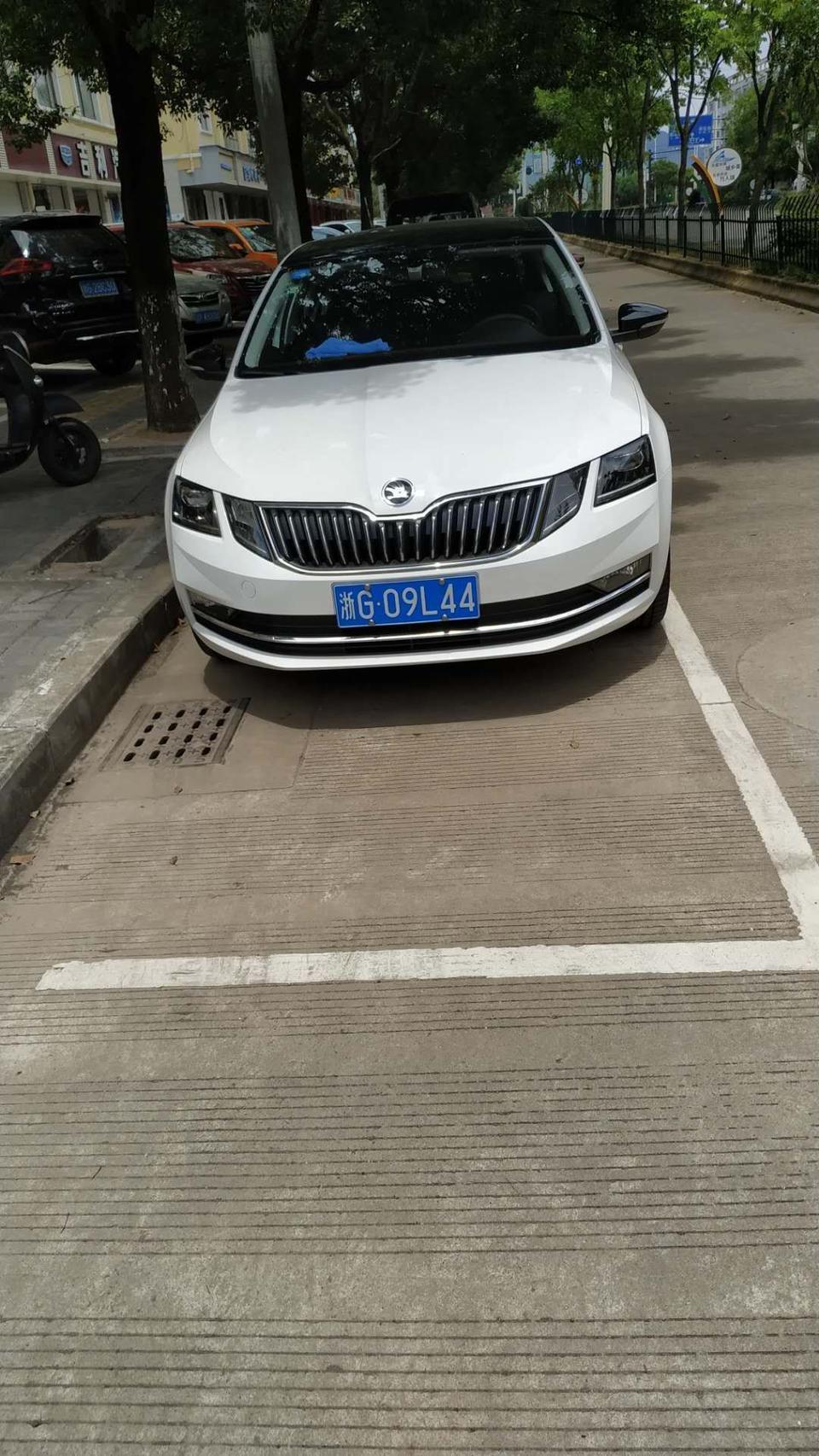 2019款智行新明锐怎么安装app   是斑马系统