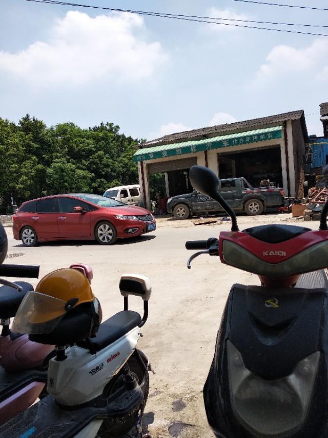 杰德-大家看看这是什么车 
 2018年05月19日12:42:34