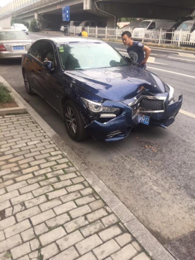英菲尼迪q50l-撞成这样  驾驶位安全气囊弹出  副驾驶安全气囊不弹出  是什么情况？