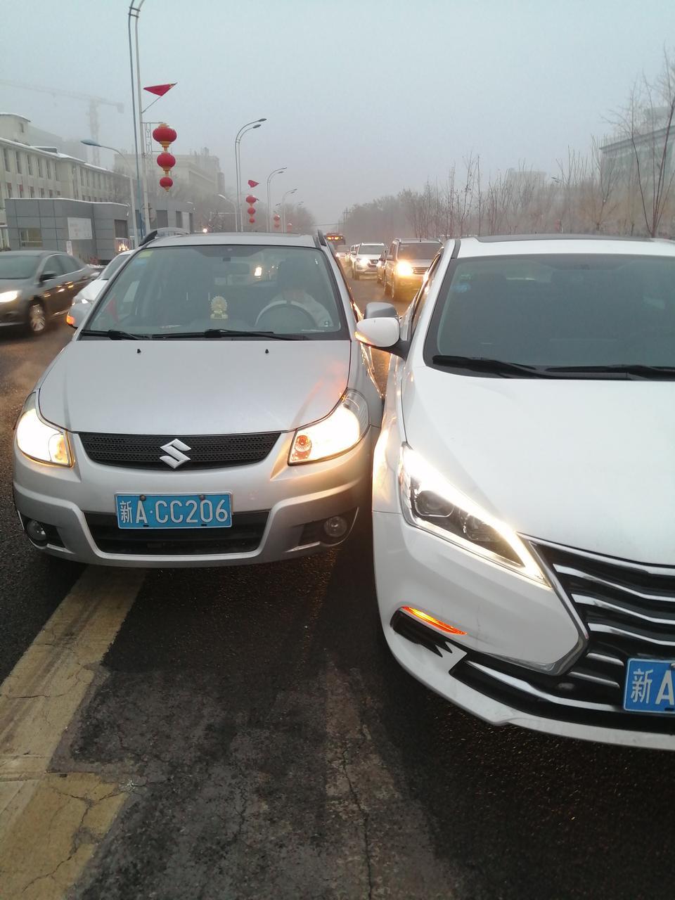 逸动dt-我是19年4月提的车，到现在跑了2.5万公里，是不是有点多呀，现在一档提二挡会有顿挫感，是不是我一档油没有给够，哪位知道怎么回事！！！
