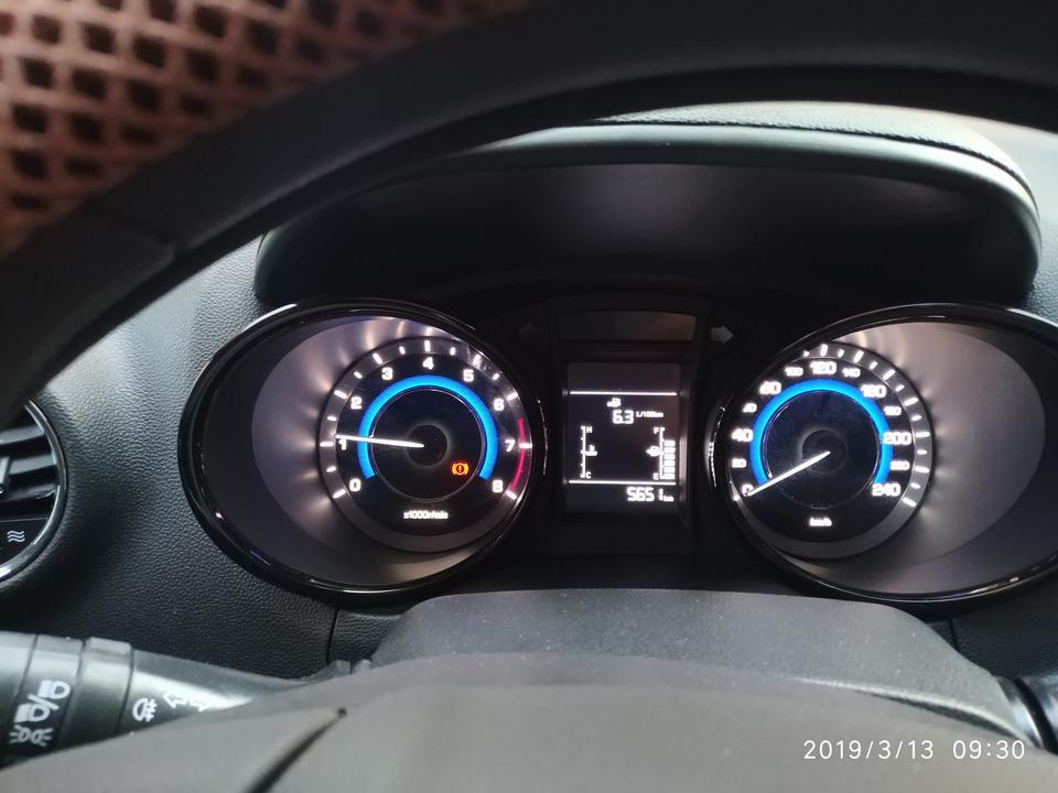 长安cs15-冷车启动怠速1200-1300左右，5分钟后降到800左右正常吗？