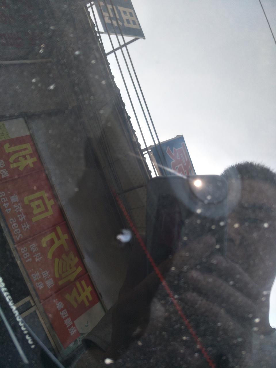 启辰t60-这个噢能修复吗？大概需要多少钱？各位大师，一个月没到呀新车问了销售说没给我买玻璃险?路上被一个小石子飞过来砸了点