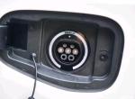 博瑞phev-博瑞GE PHEV充电问题。
没有车位不能装充电桩。4S店人员说下载一个特来电APP可以去充，但是到了才发现，ohev的充电口是7孔的，跟大多数特来电充电桩都不匹配。大家是怎么解决充电问题呢？
我打特来电客服问了下，7孔充电桩对他们来说只有慢充，就是需要8小时才充满那种。7孔快充的还没有。