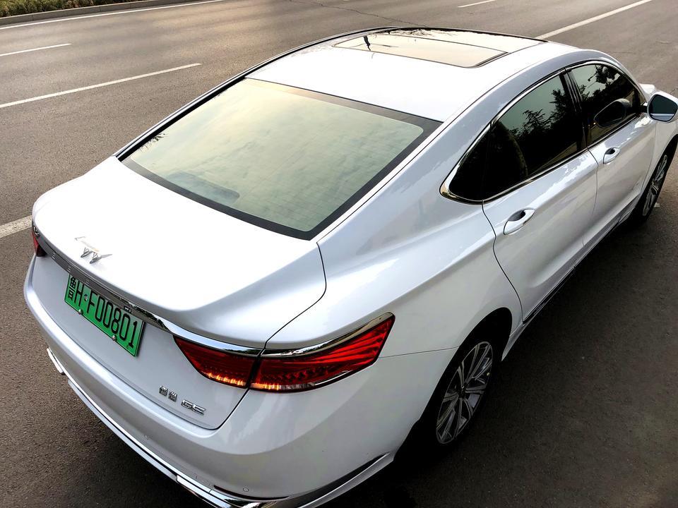 博瑞phev-买了还没半年，在完全没电的情况下。发动机声音大，一踩油门发动机噪音就明显，请问大家有遇到过这种情况吗