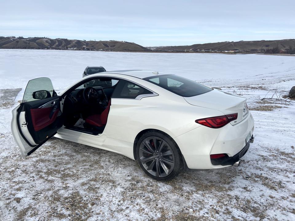 英菲尼迪q60-各位大哥好 请问q60件去哪搞 装什么好看 本人19款q60red sport 人在北美车辆稀少 很多改装店都没有配件 只能从国内找途径