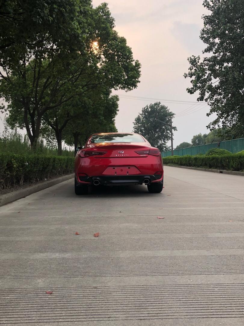 英菲尼迪q60-Q60s 行驶在有车辙的路面 感觉车会稍微扭来扭去 不听使唤，是什么原因？