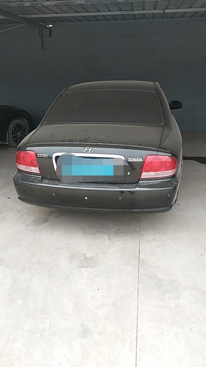 索纳塔-大家看看这是什么车？那款车。几几年的啊