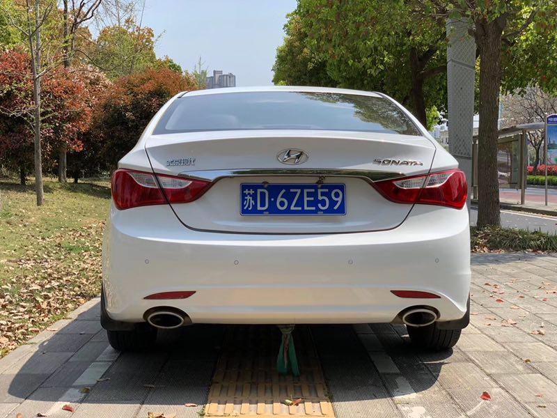 索纳塔-我想问一下2015年现代索八自动豪华版，2.0为啥挺耗油，市区开11个油开4年了