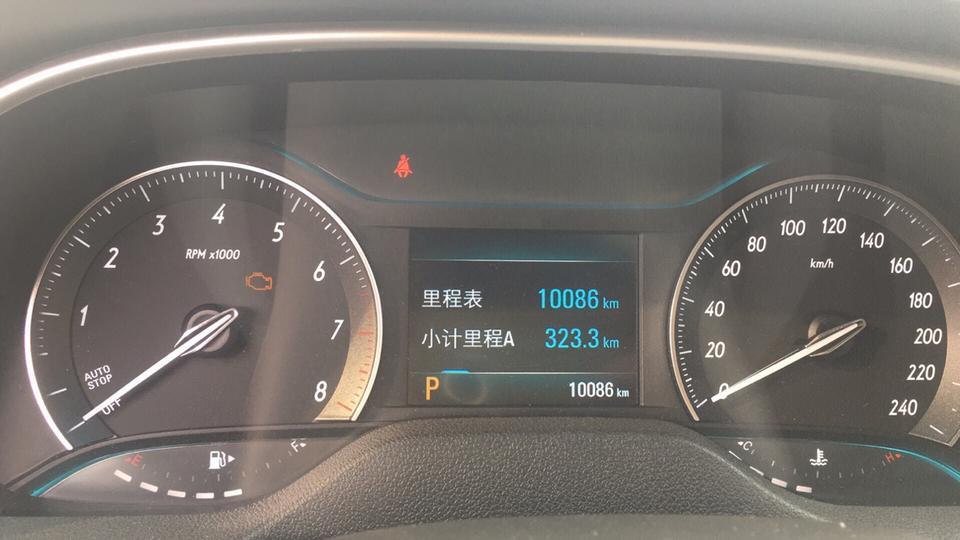 我的阅朗1.3T 方向盘往右有咯噔咯噔响，手套箱颠簸路异响 打开又没声很郁闷，还有这车方向盘真的很重，比起朋友17款英朗重的不是一点半点。