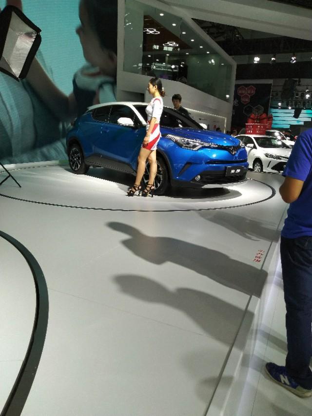 新买的威驰车，4s店给做几次免费保养？