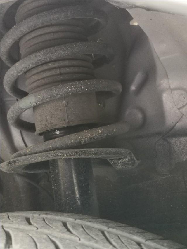 威驰车的减震器行驶多少公里需要更换？