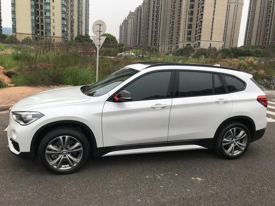 宝马x1-我的X1怎么是个黑耳朵！马路上难得看见一个同款！