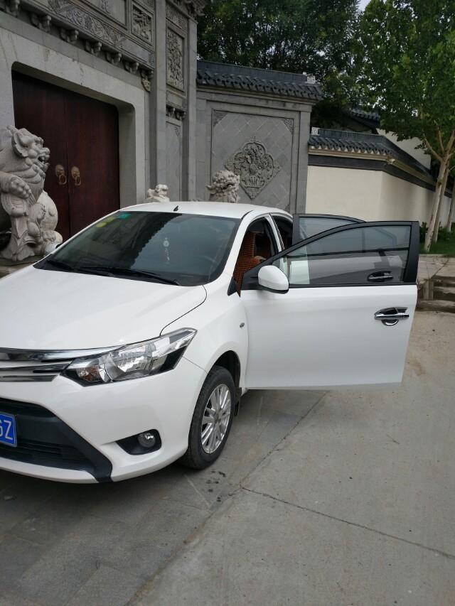 威驰车后视镜该如何调节才会减少盲区？