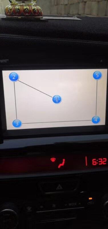 起亚k5-车载显示屏每次车辆点火都提示校准屏幕！还有蓝牙也不见了，用手机可以搜索到蓝牙也可以连接，但连接上没有反应！这个是怎么回事？