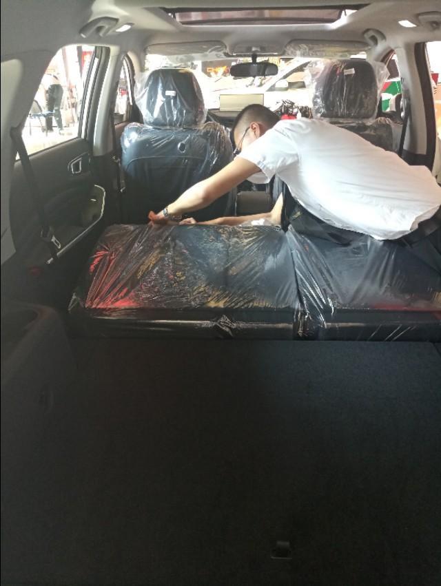 艾瑞泽5-奇瑞瑞虎8的后排能当床么？