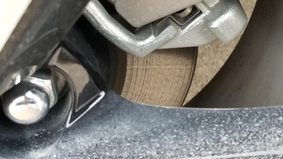 轩逸-左右后刹车盘有这个痕迹有影响吗？