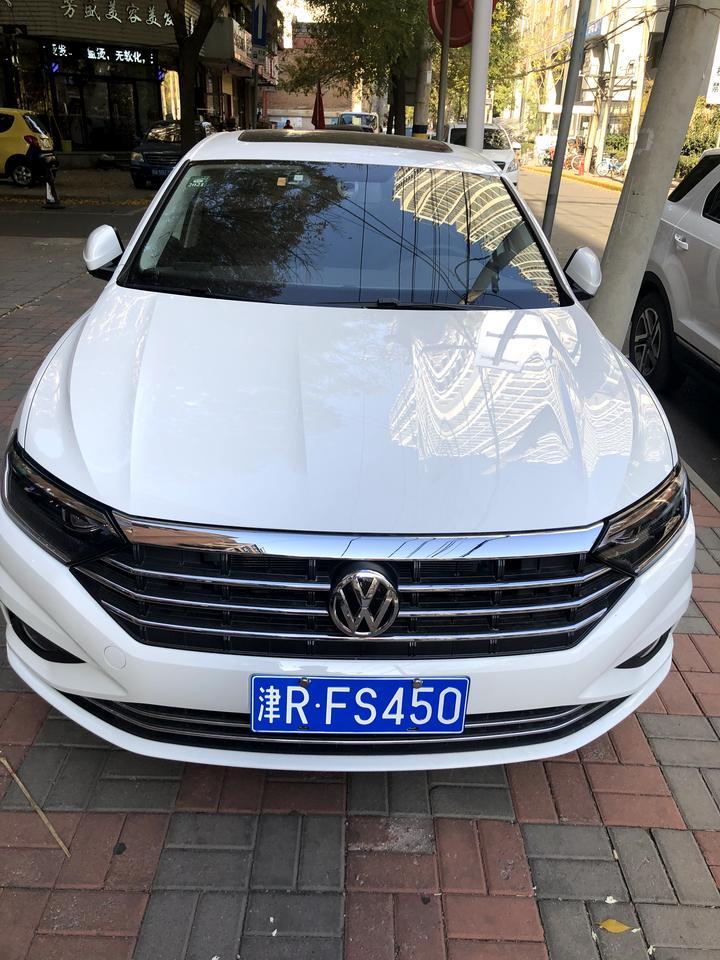 速腾-高德地图手机导航投影在行车电脑里为什么不能像手里导航里看的线路清楚 能指点下不 谢谢