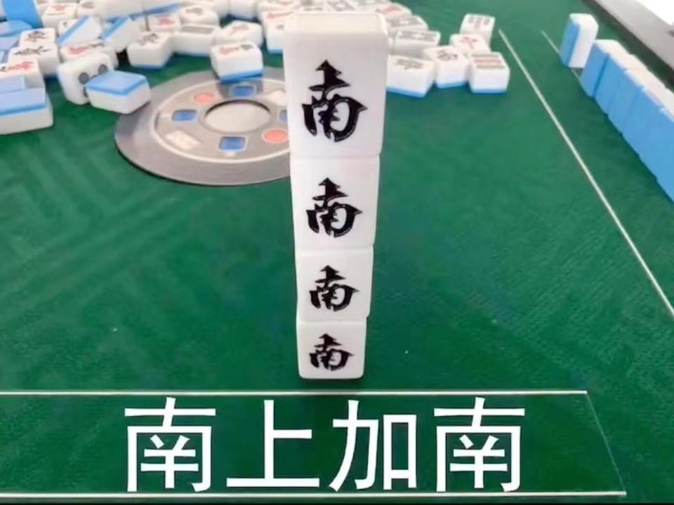 19凯美瑞2.5燃油豪华白车黑内饰一般要等多久才能提车？等了大半个月了 一直没消息