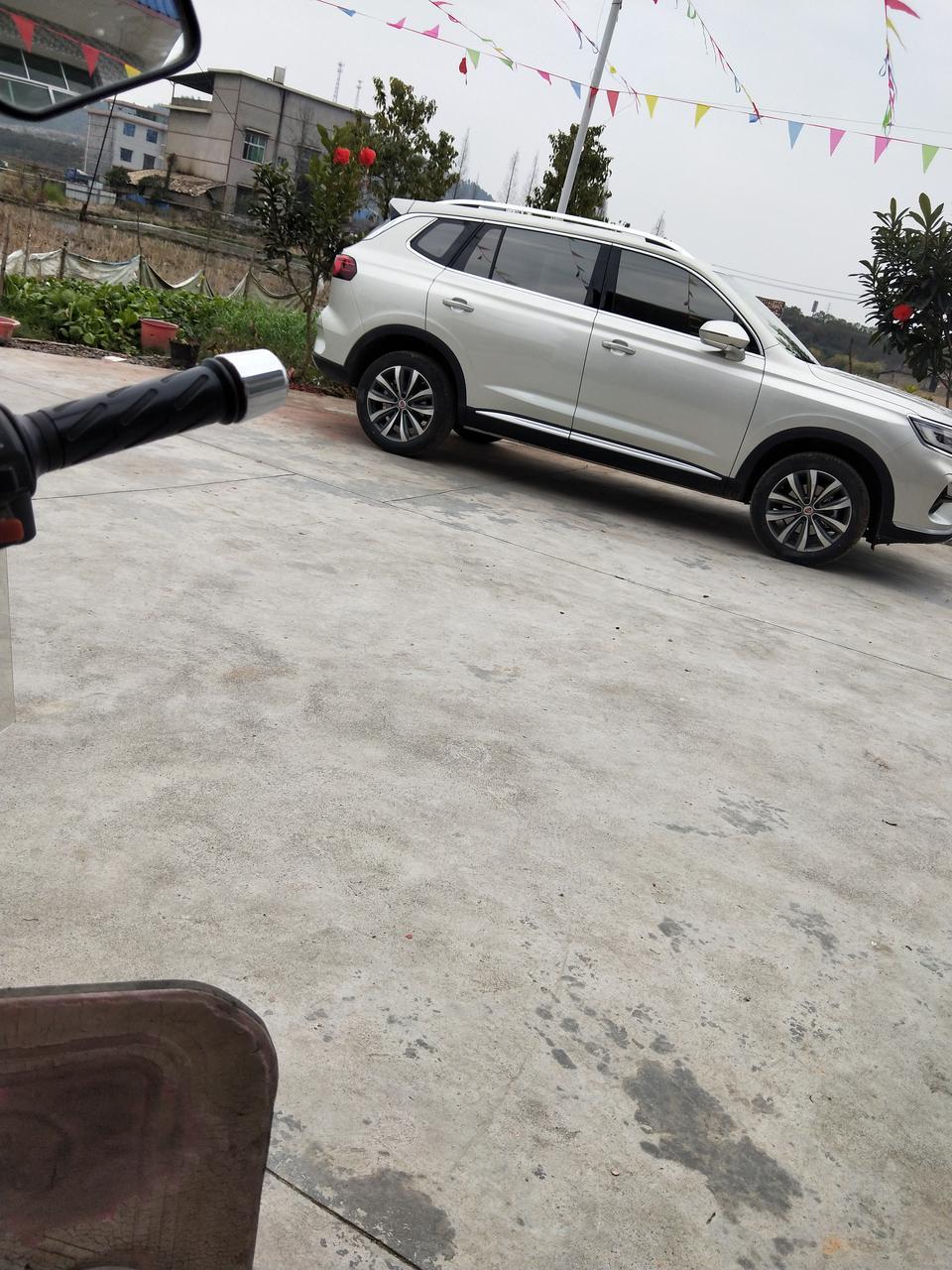 荣威rx5 max-rx5 max   什么标准模式还有啥经济模式，还有就是哪个模式省油 好点 
还有手动拨片怎么用啊，新手，求解答