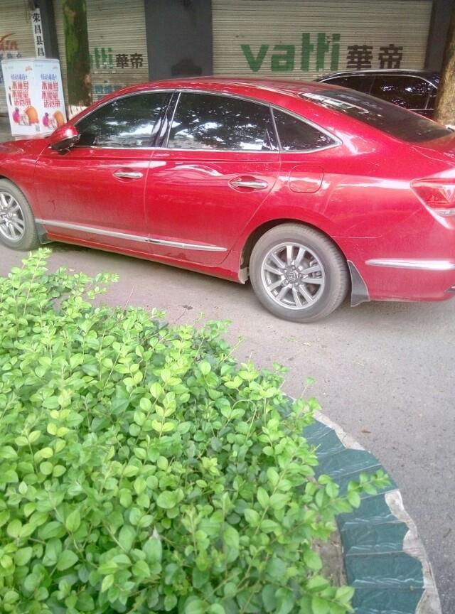 荣威rx5-这款车漂亮吗？你喜欢的吗？
