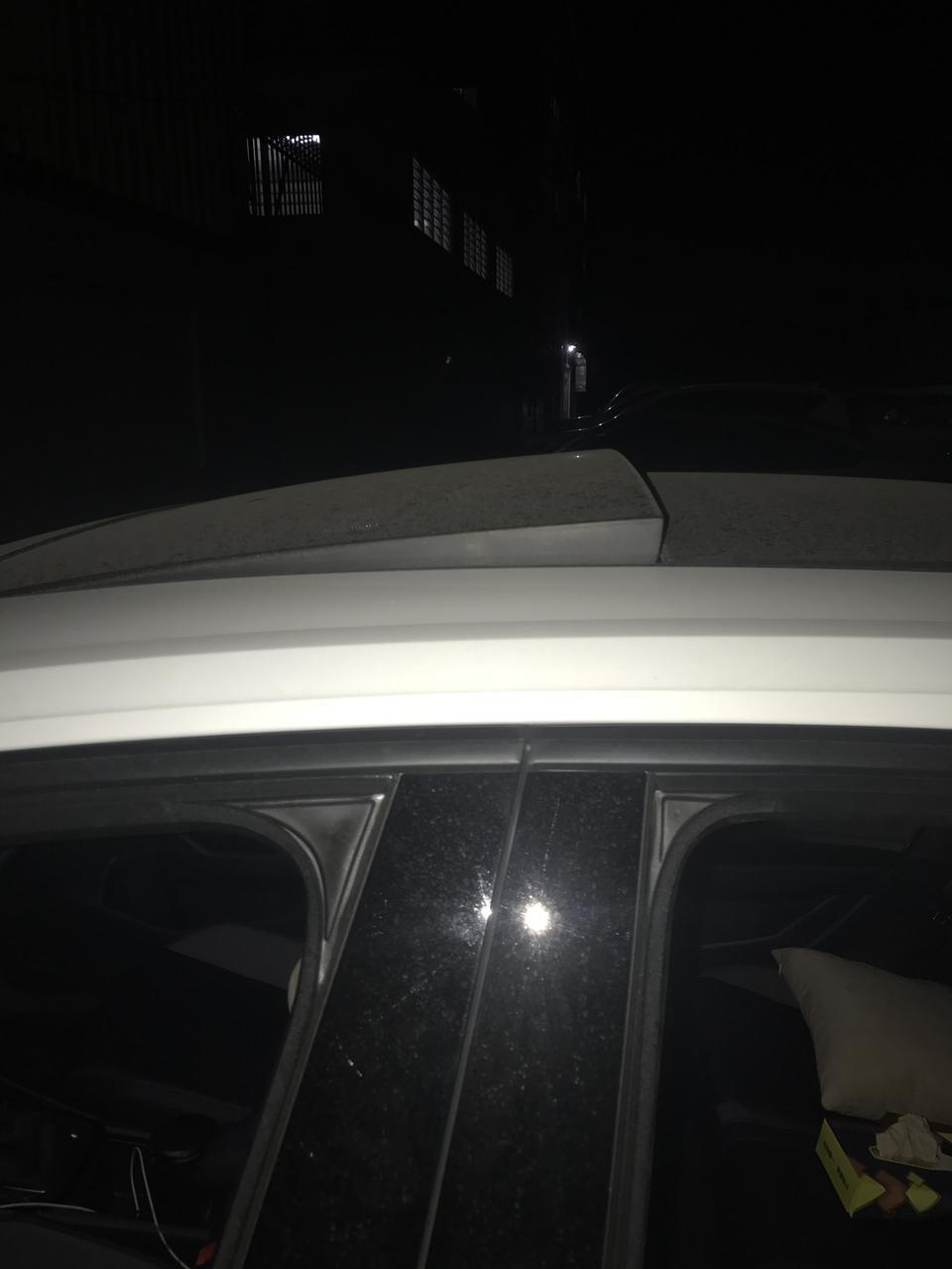 大佬们  你们的19速腾长按钥匙解锁键天窗会不会打开？ 我的只能这样