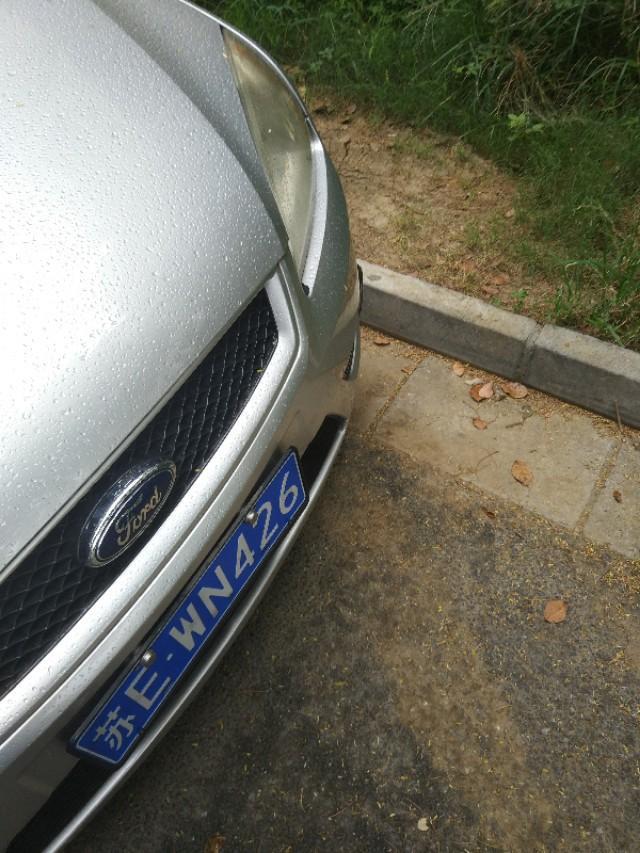 福克斯-老款经典。老朋友。陪我风雨无阻。晒晒。大家喜欢吗?