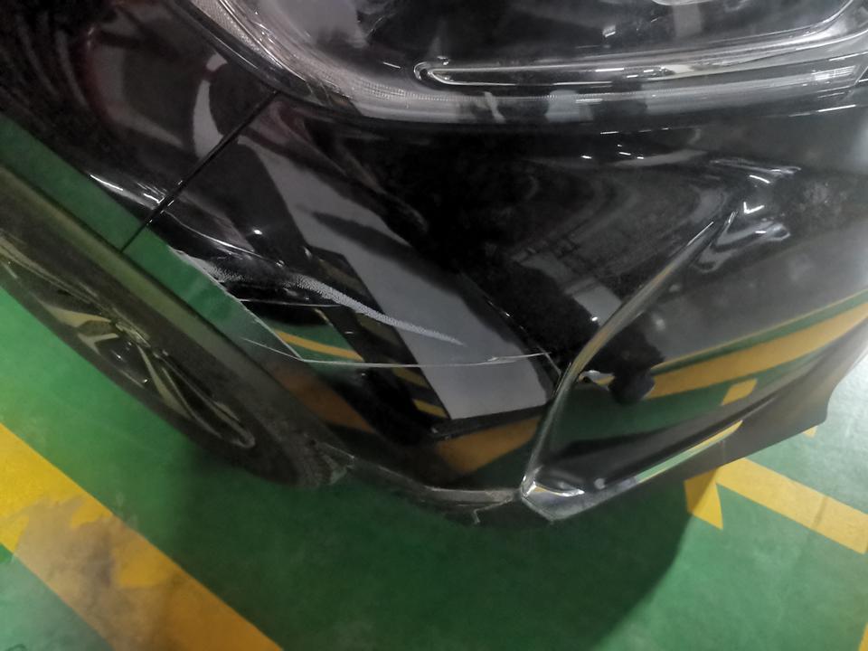 本田cr-v-2020款本田crv，倒车的时候自己不小心把前脸划了，有一道感觉划透了，保险是全险，走保险合算还是不走保险合算，有懂的大神，帮忙解答一下【图片】【图片】