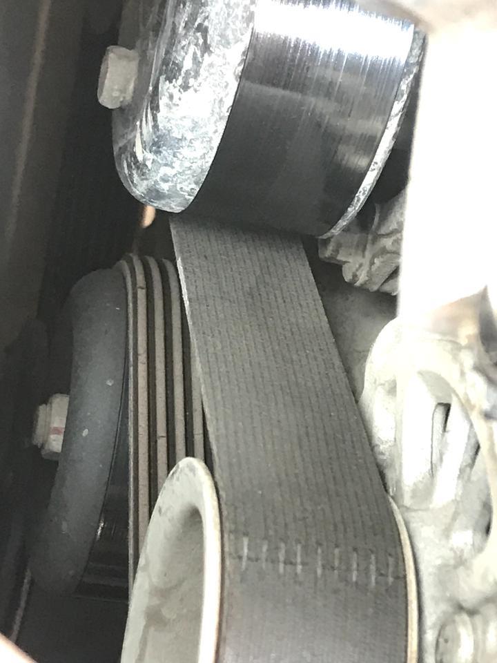 阳光-16款手动精英版 是不是该保养了？该做那些事情，各位 谁给说说

这车挺可靠的，从买回来到现在除了换机油机滤 正常小保养以外其他啥也没做过，3年半跑了7万来公里了。现在的问题是我该保养那些项目？
另外：前些日子大概5天左右没有开车.启动后发电机皮带吱吱响 熄火 再启动就好了 这情况已经是第二次出现了，仔细观察皮带有细小裂纹，不知道还能用多久？另外除了换皮带还需要把什么一起换了？