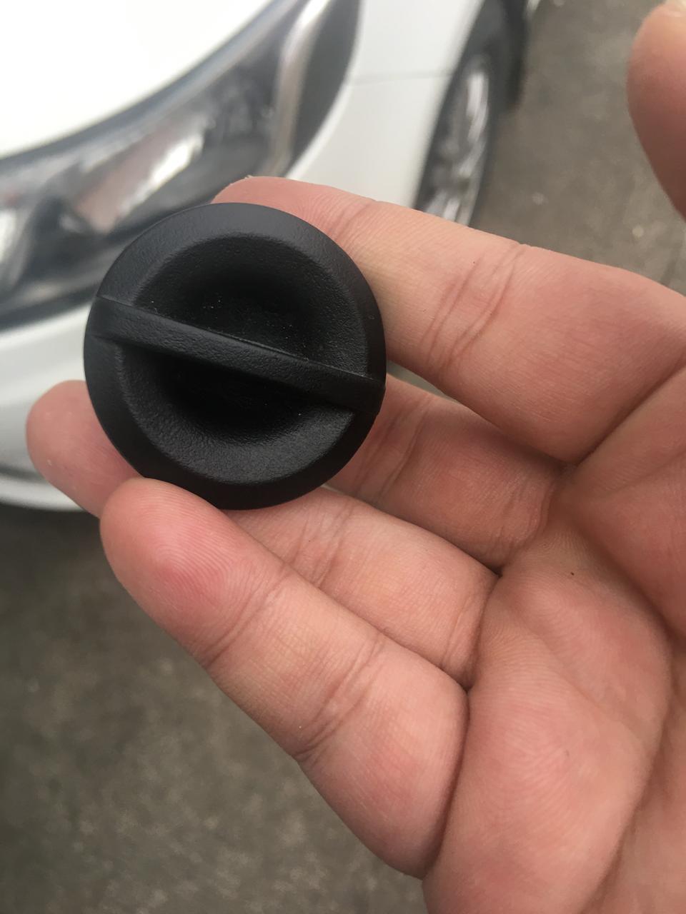 前几天洗车洗出来这玩意，谁告诉我这是哪的我好装回去东风悦达起亚k2，12款