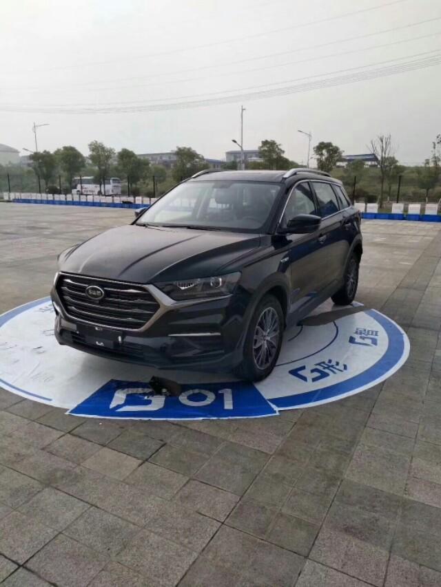 swm斯威g01-G01发动机是不是有带T的？
