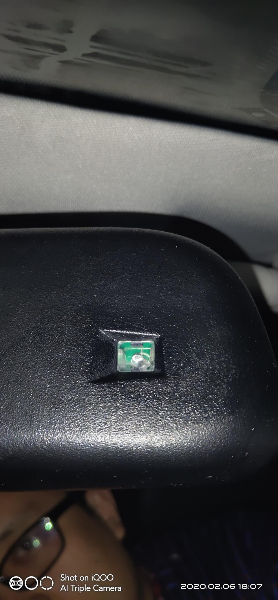 捷途x70-手尊，谁能说一下室内后视镜后边的这个是干嘛用的？