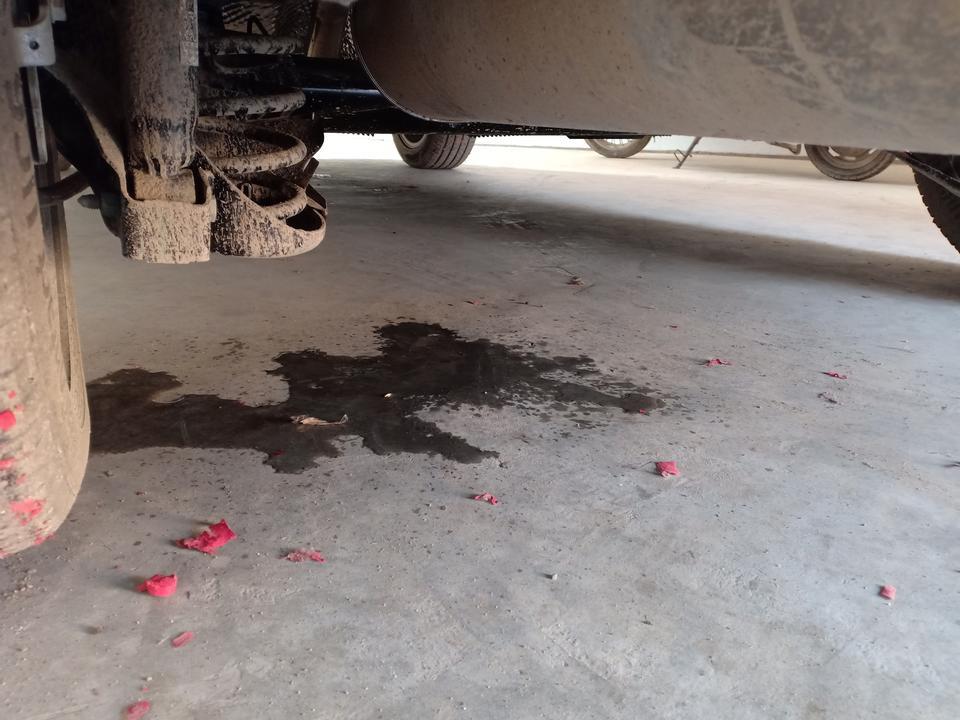 柯米克-我是新车，启动后有水从烟囱流出，应该正常，但是十几分钟还有，我感觉有点多，问一下大神们是否正常？