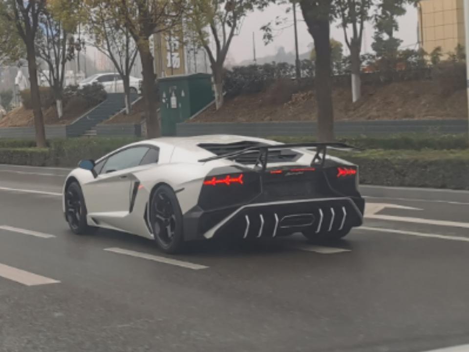 aventador-求车型啊啊啊啊！