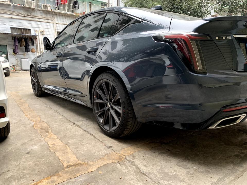 凯迪拉克ct5-新车不到一个月…四次了，一启动车子，自动连接蓝牙播放音乐，卡到批爆…郁闷死了…在线等解答！