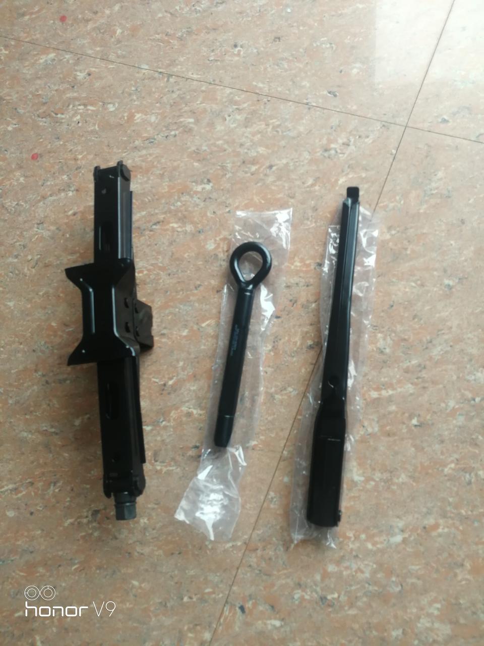 宋pro-你们的宋Pr0随车工具有扳手吗？换备胎用的扳手？