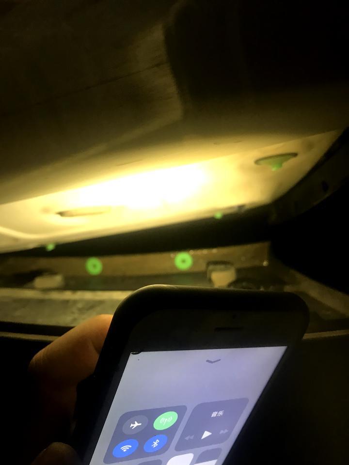 宝骏e100-今晚上倒车不小心撞到大车  大车不伤 大车师傅人很好不要我陪钱    请问一下我?这个样子维修费大概要多少