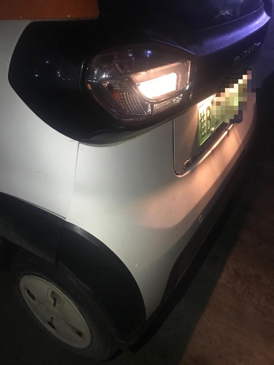 宝骏e100-今晚上倒车不小心撞到大车  大车不伤 大车师傅人很好不要我陪钱    请问一下我?这个样子维修费大概要多少