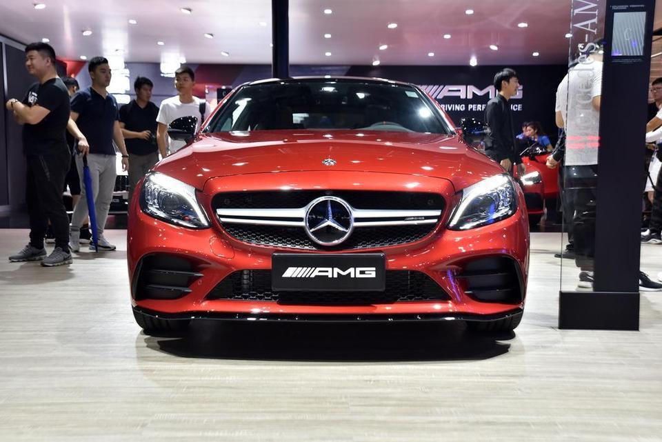 奔驰c级amg-c43轿跑车原装的排气声音炸裂嘛？有没有回火声？需不需要选配排气？