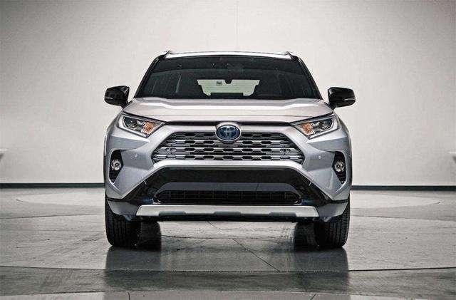 rav4荣放-新款荣放，2.0风尚的四驱系统和2.0尊贵的四驱系统，有什么不同？差了什么？