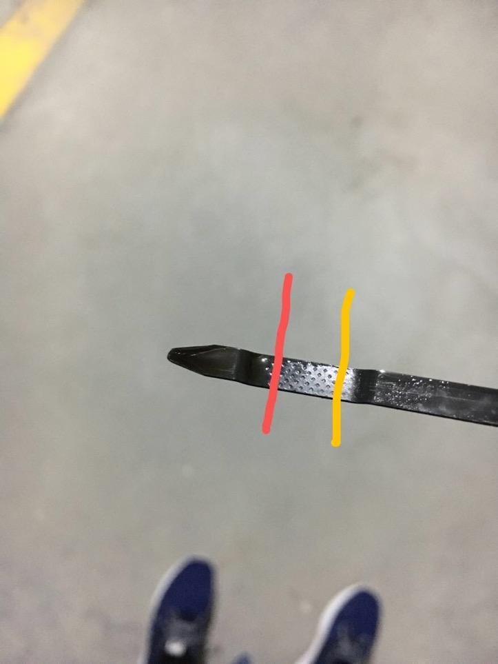2019宝来自舒版，里程1.5万多，二保加完机油你标尺上线2-3mm，之后跑了接近5000公里了，机油液位接近标尺下位2-3mm，不知是否正常，消耗了大概黄线到红线距离，图如下