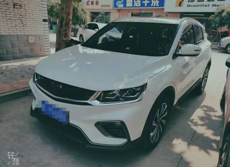 缤越-购车总价 | 裸车9.69万，全款提车10.35万。
空间 | 这个空间相当满意，带着老人孩子出去玩，空间够用，后备箱空间也很大，全家来个BBQ很完美，自驾游也不错，我身高1.76，坐里面头顶还有一拳的距离。
故障吐槽 | 车身颜色选择太少了，只有红色和白色可选，后期或许厂家可以增加几个颜色。
颜值 | 同级别的车里，颜值算很高了，黑车标和轮毂看着很酷，尾灯识别度很高，排气管做得也特别漂亮。
驾驶体验 | 动力杠杠的，完全感受不到延迟，加速和变速器匹配很好，方向很灵敏，媳妇开着完全没问题，过坑洼路面