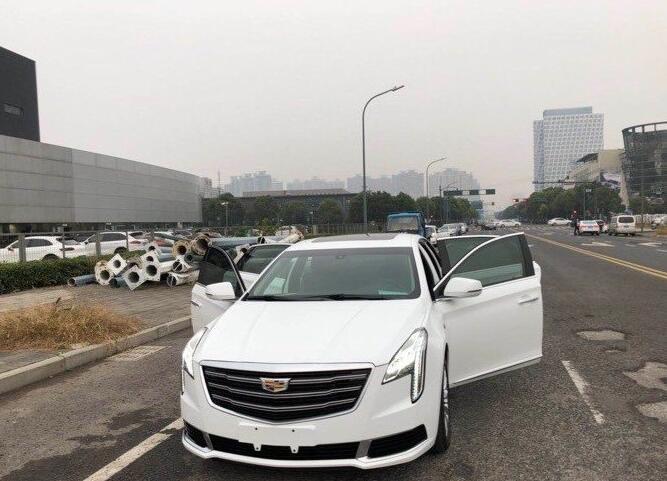 凯迪拉克ats-l-购车总价 | 落地价全包25万多，服务也很好。
同级对比 | 我看了几款车，凯迪ATSL，CT6，XTS。因为外观最喜欢CT6，但超预算就算了，ATSL后排太小了，XTS好像为我量身定做的一样，各方面都符合我的要求。
空间 | 空间整体表现非常不错的，无论是前排，后备箱，还是储存空间都算的上是优秀的车型了，但是唯独后排表现不像一个5.1米的车子还有的样子，不过后排还是非常的够用了。
驾驶体验 | 虽然是6变速箱的，现在看来并不出众，但是在动力方面表现的还是不错的，夏天开空调加满载的情况