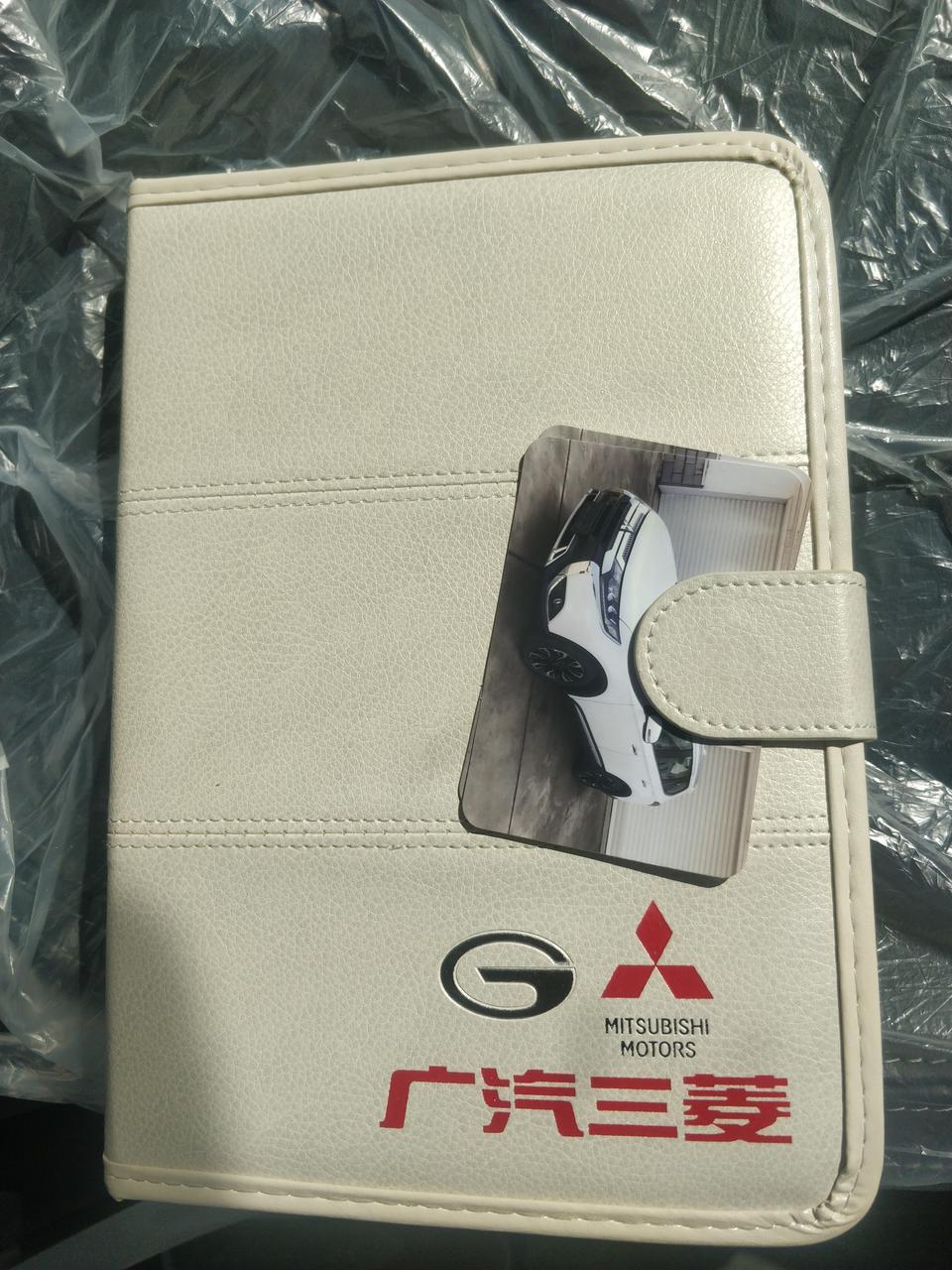 欧蓝德-购车总价 | 裸车16.58万，贷款手续费3000，八万三年免息，无其他附加费用，算购置税+保险19万落地。
空间 | 空间非常适合家用，后排空间和后备箱非常富余
内饰 | 内饰中规中矩，无科技感可言，驾驶实用配置统统配齐，同价位车型少有的七个气囊
驾驶体验 | 20万以内首选也是唯一的四驱合资SUV，动力随踩随有，很充足，加速很线性，新手比较好上手
颜值 | 三菱家族霸气前脸，自动LED大灯晚上光源很棒
油耗 | 提车三天，高速+国道+省道，均衡油耗7个左右，还未进市区拥堵路段，市区估计油耗会有