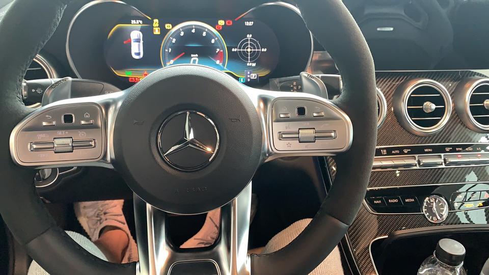 
内饰 | 内饰满分，选了个碳纤维中控，送了iwc的表，真的蛮划算，贴个柏林之声罩子不小心贴歪了哈哈哈哈
颜值 | 外观couple也蛮帅的，比四门好点，宽体很明显，之前等红绿灯一辆911一直在拍我车子
空间 | 前排空间无限大，后排基本不能坐人
驾驶体验 | 动力随传随到，基本超个思域没啥问题，就没之前声浪好听有点可惜
油耗 | 买之前和我说能开到13-14，结果市内最低18个油，高速9.2还行，可能和还在磨合期有关系
