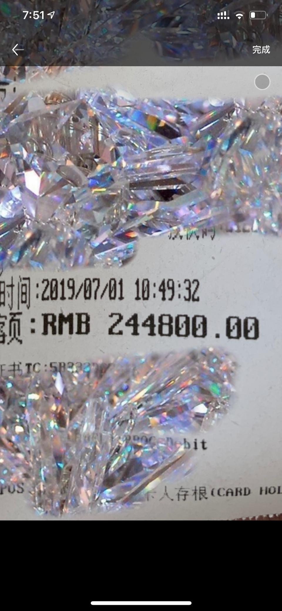 从高中开始就是车迷，那时候喜欢收藏车模，和朋友们一起分享汽车杂志，但是自己拥有的第一辆新车还得从关注的美版亚洲龙TRD黑武士，颜值爆表还有我最喜欢的贯穿尾灯更增加了运动与战斗气息！我喜欢前脸大气的车型，最早座朋友的君越Avenir时候就喜欢上了他的外观颜色伯爵紫我喜欢深邃的紫色和乘坐舒适度与隔音降噪水准，朋友也推荐我和他买一样的，主要是大面积锁子甲中网让我非常心动，可惜无奈提车时候老款国五没车，新款优惠2000还要等车。最后还是坚持了我自己的选择，亚洲龙2.5汽油顶配版，没选混动的几个原因1⃣️主要是等三