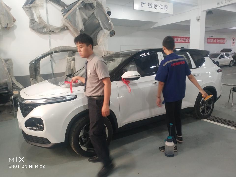 新宝骏rm-5-购车总价 | 109800
驾驶体验 | 加速不错，城市油耗要9左右，优惠了5000元还有5000元置换补贴下来109800，原价119800

