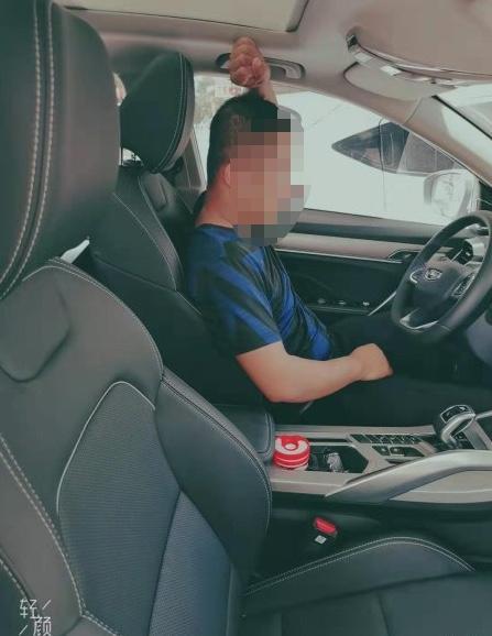 缤越-购车总价 | 裸车9.69万，全款提车10.35万。
空间 | 这个空间相当满意，带着老人孩子出去玩，空间够用，后备箱空间也很大，全家来个BBQ很完美，自驾游也不错，我身高1.76，坐里面头顶还有一拳的距离。
故障吐槽 | 车身颜色选择太少了，只有红色和白色可选，后期或许厂家可以增加几个颜色。
颜值 | 同级别的车里，颜值算很高了，黑车标和轮毂看着很酷，尾灯识别度很高，排气管做得也特别漂亮。
驾驶体验 | 动力杠杠的，完全感受不到延迟，加速和变速器匹配很好，方向很灵敏，媳妇开着完全没问题，过坑洼路面
