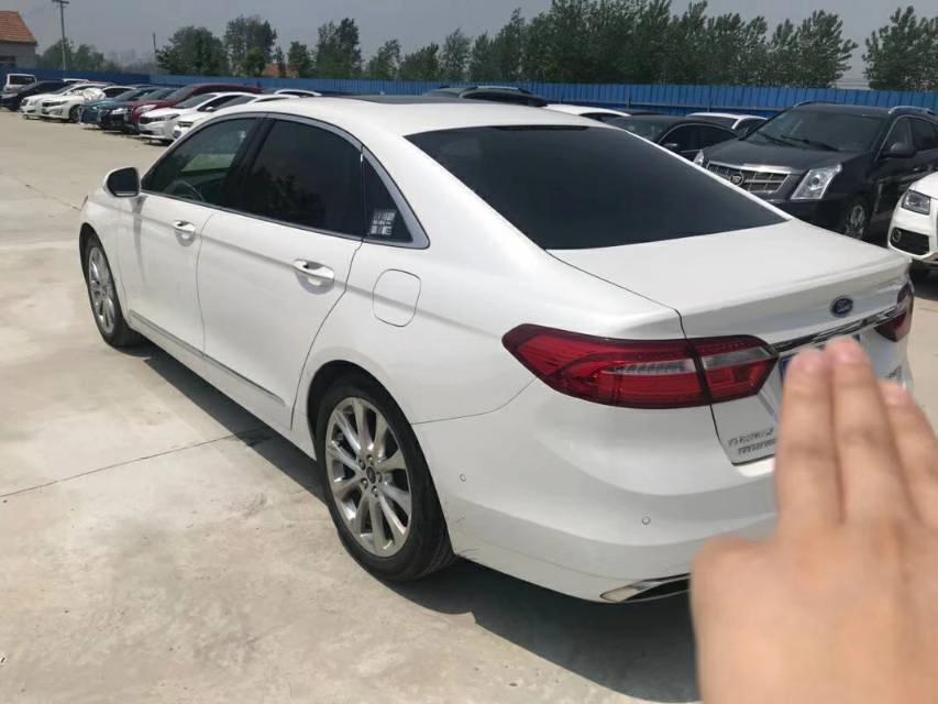 购车总价 | 当时指导价29.98万，优惠了4万左右，裸车下来25万多，加上购置税保险上牌落地一共下来将近29万。
同级对比 | 当时准备订大众辉昂的，可以超出预算，只能订了金牛座，订了才发现金牛座的性价比比大众辉昂高。
故障吐槽 | 目前行驶500公里，主驾驶车门在走烂路时异响。
空间 | 空间挺大，本人身高180，做入后排，腿部空间达到了惊人的3拳，头部空间还有2指，尤其后备箱的空间特别大，满足一家三口自驾游出行绰绰有余。
驾驶体验 | 动力特别够用，深踩油门还能感觉到明显的推背感。方向盘指向精准，悬