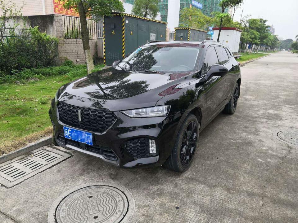wey vv7-购车总价 | 裸车价16.5万，购置税1.5万，保险7000，合算下来一共18.7万。
同级对比 | 标志4008和雷诺科雷嘉，当时主要是一共这三款车对比，4008的外观和内饰都喜欢就是价位太高了，科雷嘉的价位还可以，但是空间方面小了一些，最后还是决定vv7
故障吐槽 | 开了整整一年了，没发现什么问题，就是这个语音系统反应不是太灵敏，还不如按键操作快捷
空间 | 这个是个很大的优势，比前边两个对比车型都宽大，而且地盘比较高，通过性很强。
驾驶体验 | 方向盘没有虚伪指向精准，力度不轻不重
