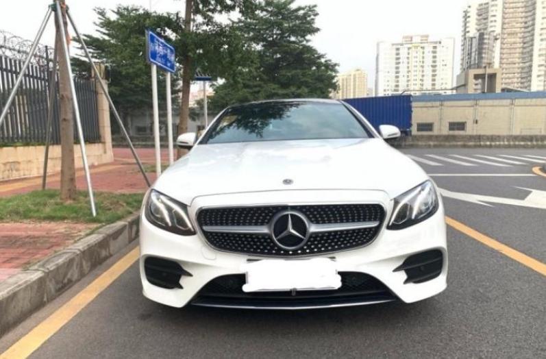 购车总价 | 4月份买这辆车的时候总价是52.5万元。
同级对比 | 跟宝马5系对比了一下，感觉这款车外观跟好看，性能配置上也非常的棒，非常的满意。
空间 | 在双门车里空间算是真的可以的，前排调好了，后排也可以坐进去，而且还有富余一点点空间。
颜值 | 外观绝对满分，买这款车的原因一半都是冲着外观。
内饰 | 内饰坐进去就能感觉到豪华大气上档次，还有大屏幕，真的超耐看。
！
